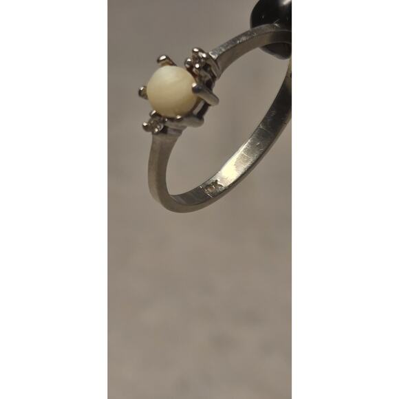 Fine 10K Gold Ring – Size 6.75 -- Weighs 1.66 Grams - Picture 7 of 8